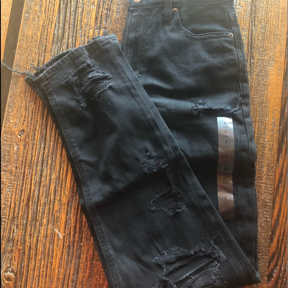 American eagle high rise mom jean brand new with tags 2L